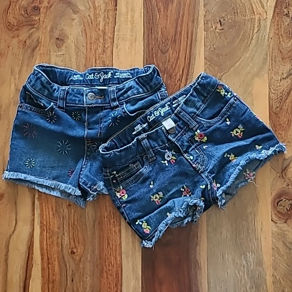 Cat &Jack 3T and 4T girls jean shorts - Picture 1 of 2